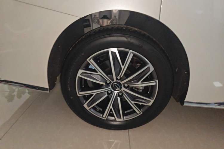 Used GAC Trumpchi M8 2024 Master Series 400T Prestige Edition Right Rear Wheel Hub