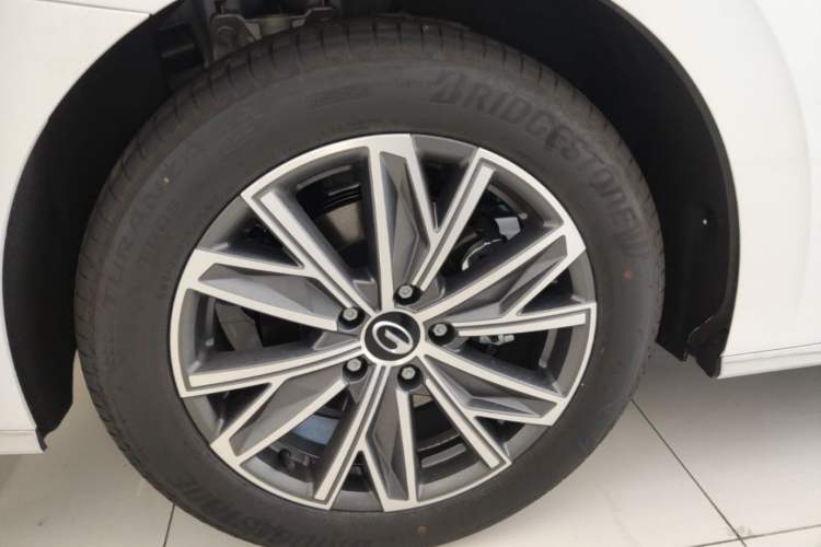 Used GAC Trumpchi M8 2024 Master Series 400T Prestige Edition Right Rear Wheel Hub