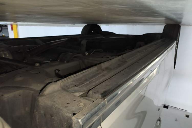 Used GAC Trumpchi M8 2024 Master Series 400T Prestige Edition Right Side Sill