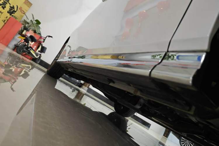 Used GAC Trumpchi M8 2024 Master Series 400T Prestige Edition Right Side Sill