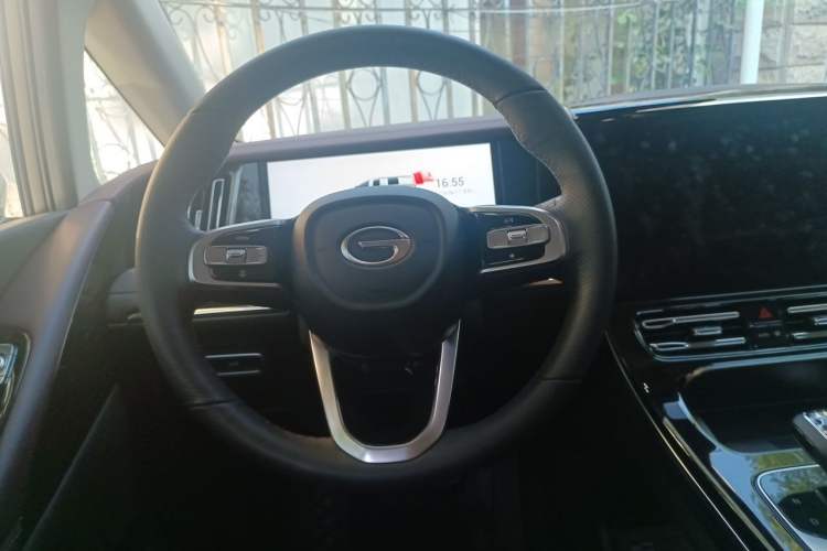 Used GAC Trumpchi M8 2024 Master Series 400T Ultimate Edition Steering Wheel