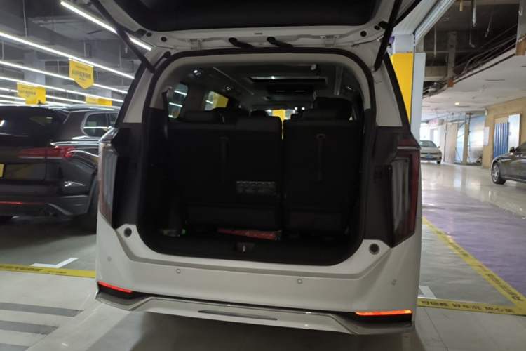 Used GAC Trumpchi M8 2024 Master Series 400T Prestige Edition Trunk