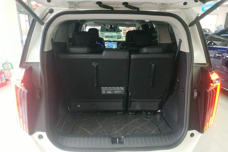 Used GAC Trumpchi M8 2024 Master Series 400T Ultimate Edition Trunk