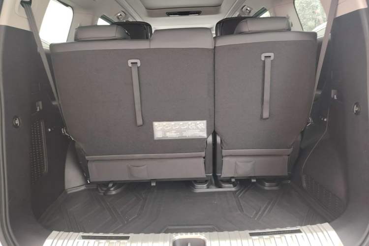 Used GAC Trumpchi M8 2024 Master Series 400T Prestige Edition Trunk