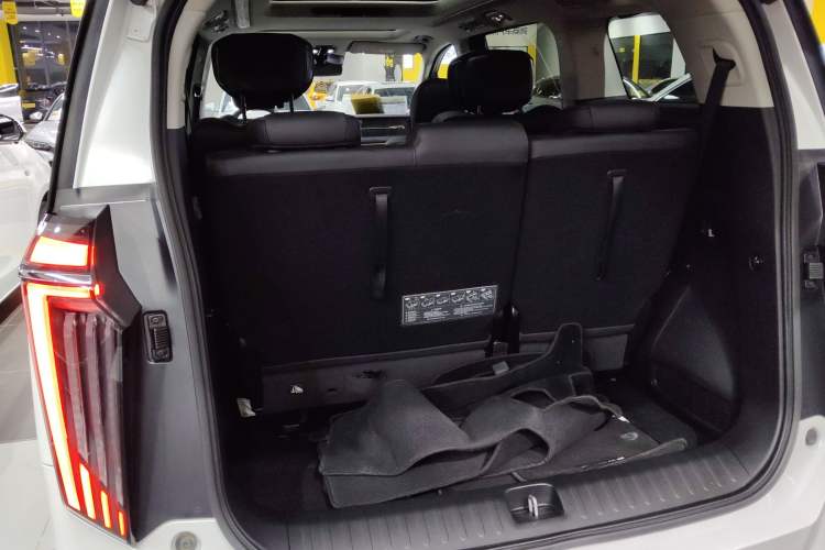 Used GAC Trumpchi M8 2024 Master Series 400T Ultimate Edition Trunk