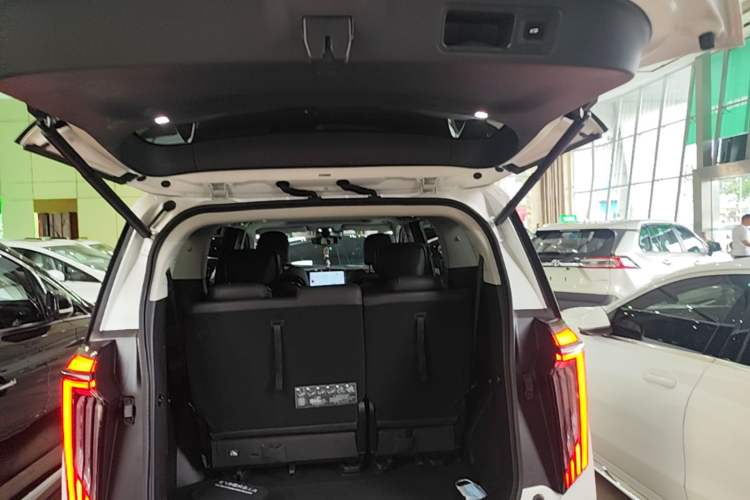 Used GAC Trumpchi M8 2024 Master Series 400T Ultimate Edition Trunk