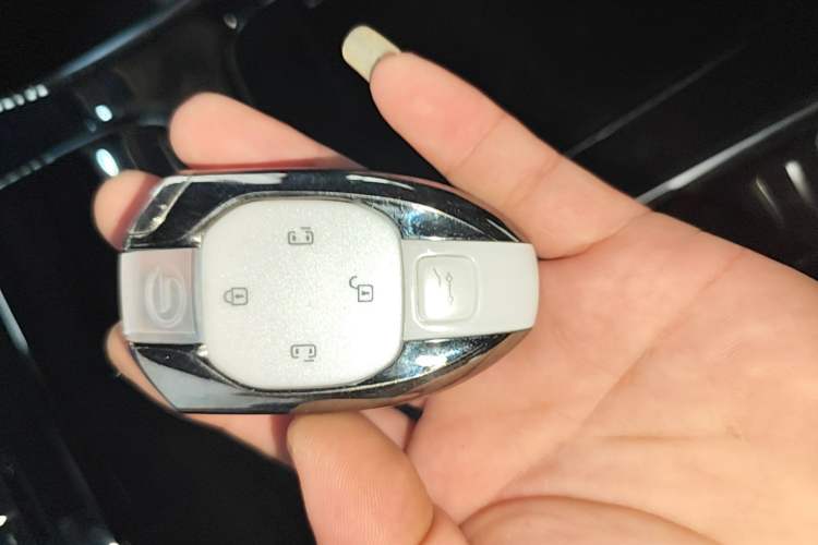 Used GAC Trumpchi M8 2024 Master Series 400T Prestige Edition Vehicle Key
