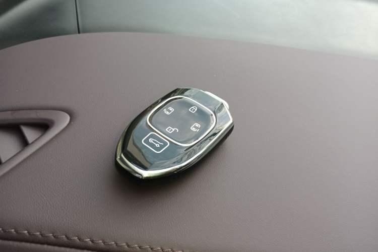 Used GAC Trumpchi M8 2024 Master Series 400T Prestige Edition Vehicle Key