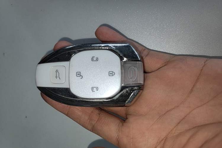 Used GAC Trumpchi M8 2024 Master Series 400T Prestige Edition Vehicle Key