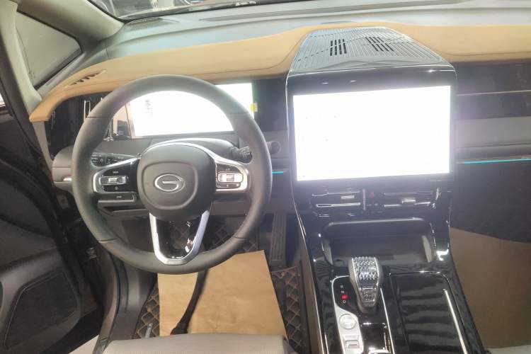 Used GAC Trumpchi M8 2024 Master Series 400T Ultimate Edition Audio And AC Panel
