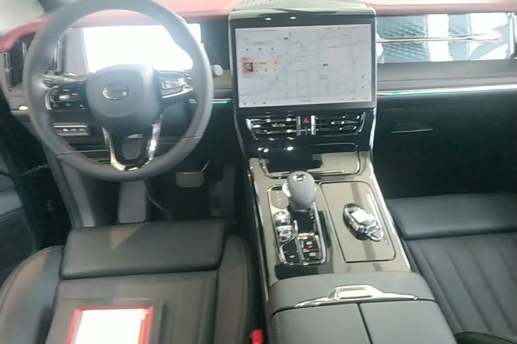 Used GAC Trumpchi M8 2025 Zongshi Series Super Hybrid Edition Center Console