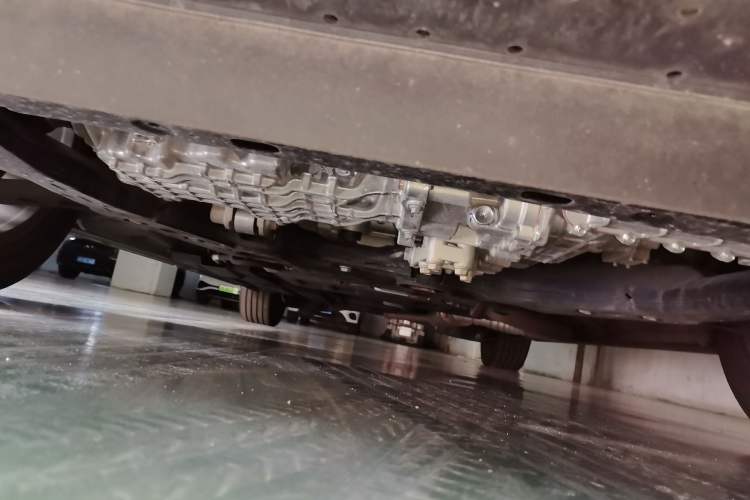 Used GAC Trumpchi M8 2025 Zongshi Series Super Hybrid Edition Chassis Front