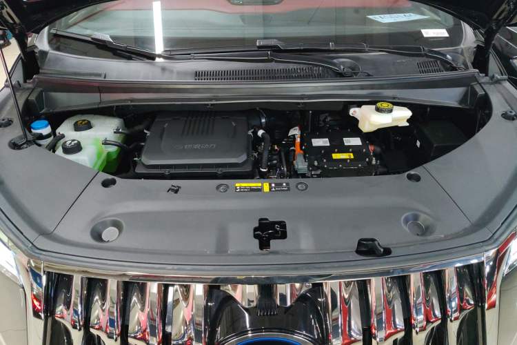 Used GAC Trumpchi M8 2025 Zongshi Series Super Hybrid Edition Engine Bay