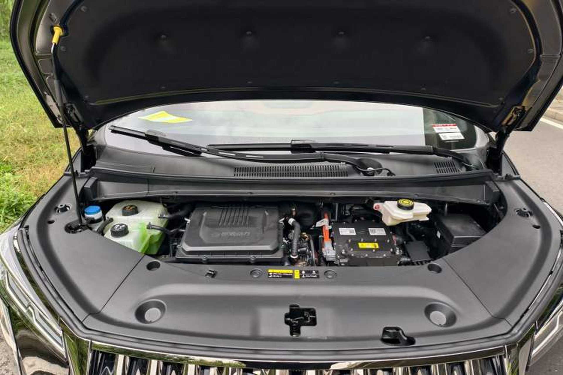 Used GAC Trumpchi M8 2025 Zongshi Series Super Hybrid Edition Engine Bay