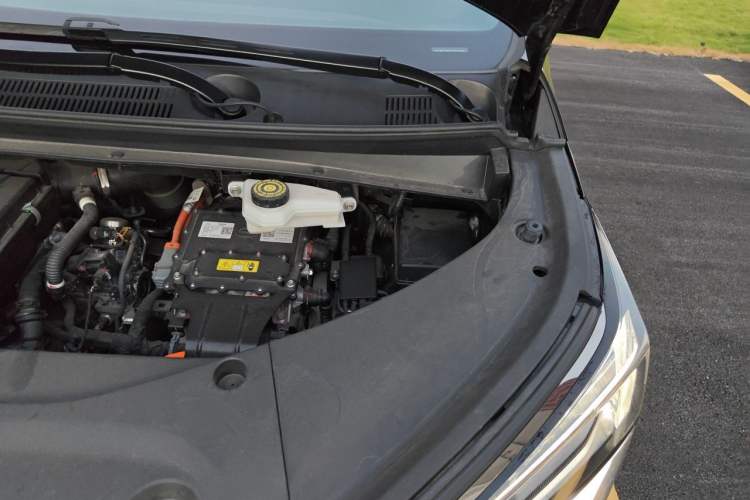 Used GAC Trumpchi M8 2025 Zongshi Series Super Hybrid Edition Engine Bay Left