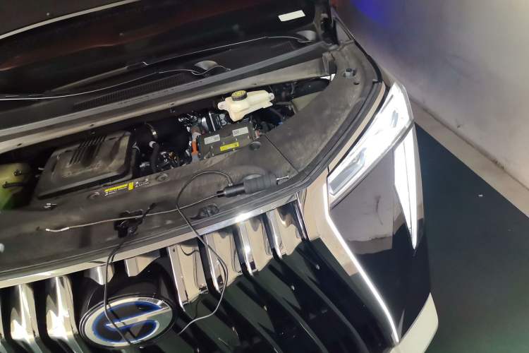 Used GAC Trumpchi M8 2025 Zongshi Series Super Hybrid Edition Engine Bay Left