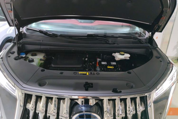 Used GAC Trumpchi M8 2025 Zongshi Series Super Hybrid Edition Engine Bay