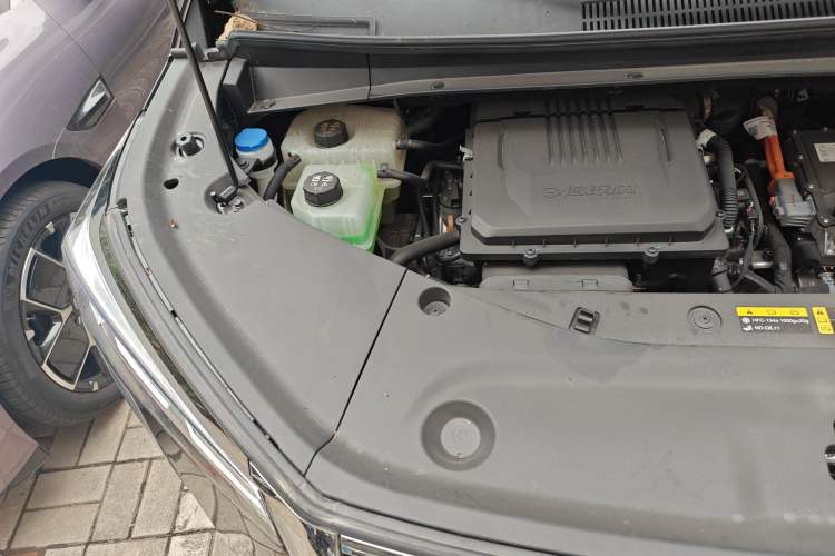 Used GAC Trumpchi M8 2025 Zongshi Series Super Hybrid Edition Engine Bay Right