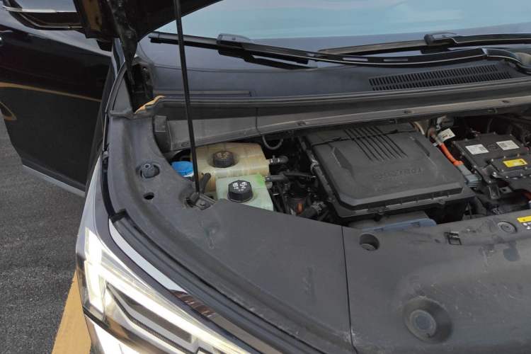 Used GAC Trumpchi M8 2025 Zongshi Series Super Hybrid Edition Engine Bay Right