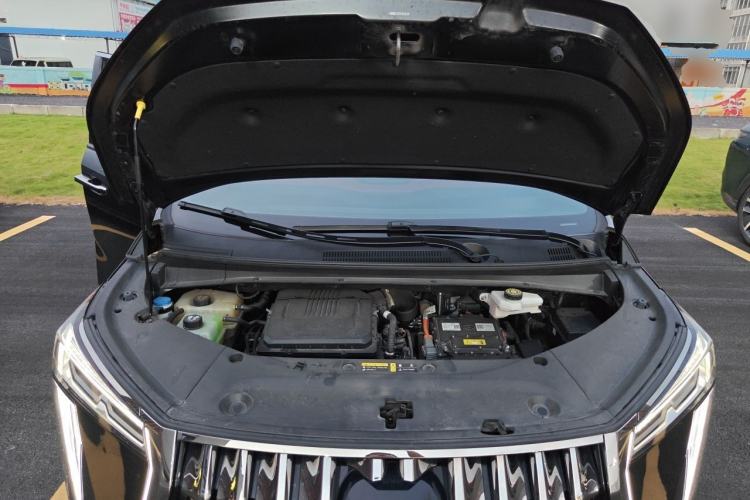 Used GAC Trumpchi M8 2025 Zongshi Series Super Hybrid Edition Engine Bay