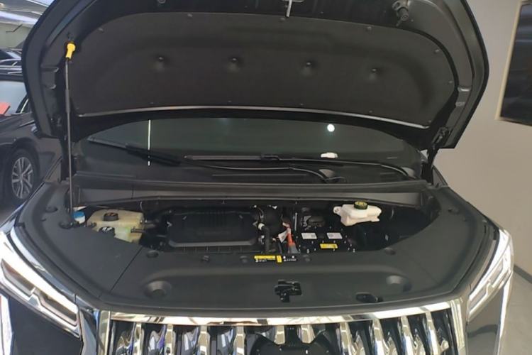 Used GAC Trumpchi M8 2025 Zongshi Series Super Hybrid Edition Engine Bay