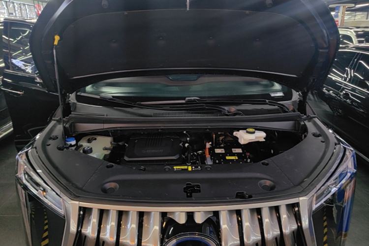 Used GAC Trumpchi M8 2025 Zongshi Series Super Hybrid Edition Engine Bay