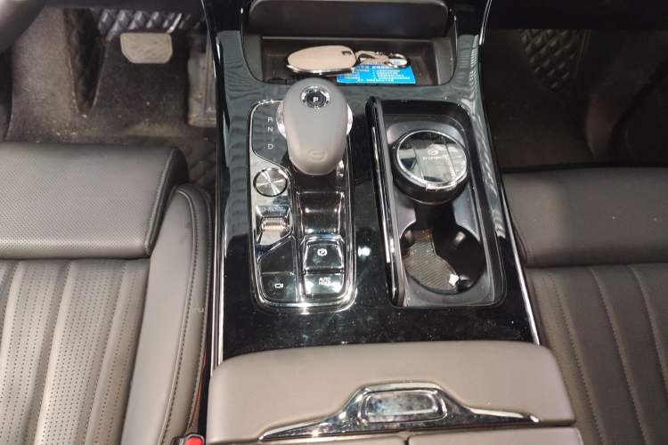 Used GAC Trumpchi M8 2025 Zongshi Series Super Hybrid Edition Gear Lever