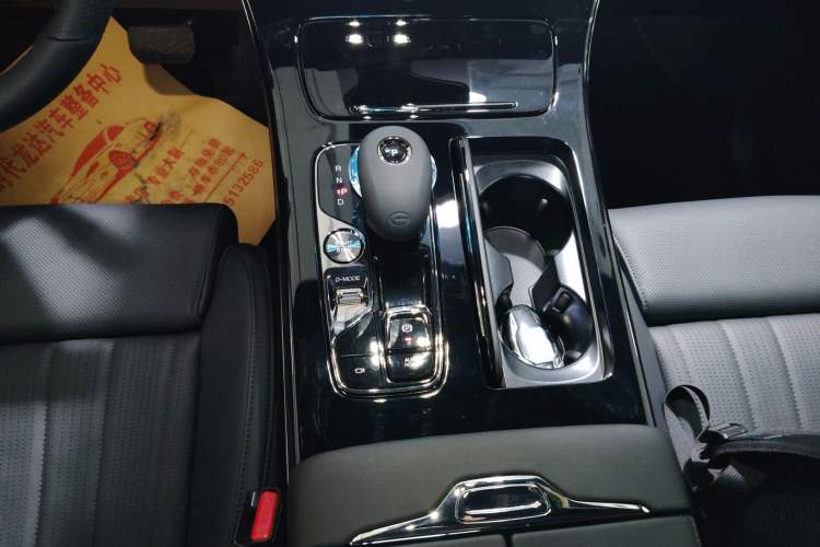 Used GAC Trumpchi M8 2025 Zongshi Series Super Hybrid Edition Gear Lever