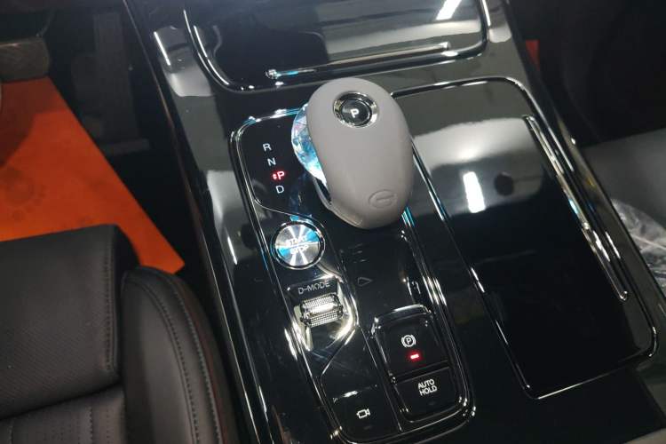 Used GAC Trumpchi M8 2025 Zongshi Series Super Hybrid Edition Gear Lever