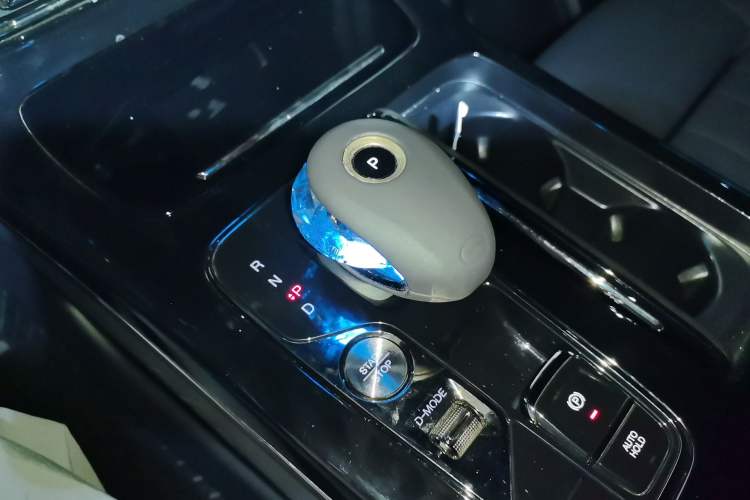 Used GAC Trumpchi M8 2025 Zongshi Series Super Hybrid Edition Gear Lever
