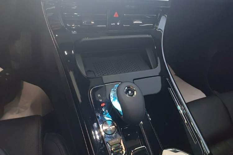 Used GAC Trumpchi M8 2025 Zongshi Series Super Hybrid Edition Gear Lever