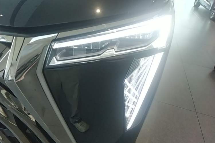 Used GAC Trumpchi M8 2025 Zongshi Series Super Hybrid Edition Left Front Headlight