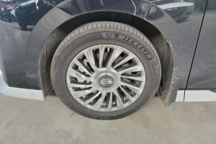 Used GAC Trumpchi M8 2025 Zongshi Series Super Hybrid Edition Left Front Wheel Hub