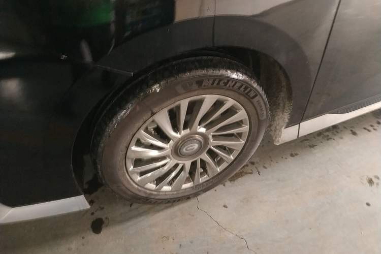 Used GAC Trumpchi M8 2025 Zongshi Series Super Hybrid Edition Left Front Wheel Hub