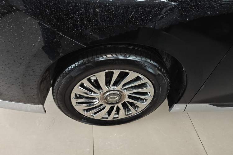 Used GAC Trumpchi M8 2025 Zongshi Series Super Hybrid Edition Left Front Wheel Hub