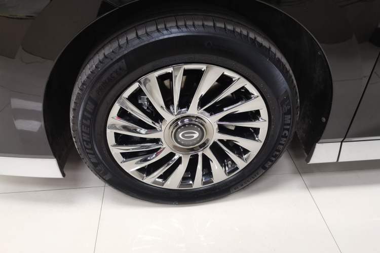 Used GAC Trumpchi M8 2025 Zongshi Series Super Hybrid Edition Left Front Wheel Hub