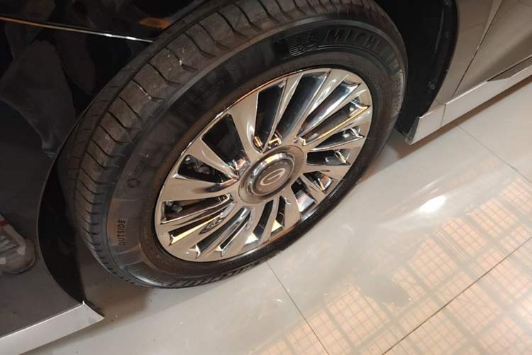 Used GAC Trumpchi M8 2025 Zongshi Series Super Hybrid Edition Left Front Wheel Hub