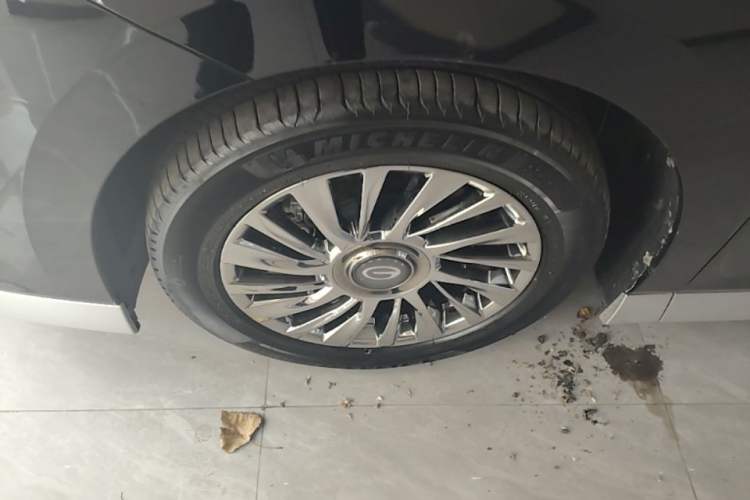 Used GAC Trumpchi M8 2025 Zongshi Series Super Hybrid Edition Left Front Wheel Hub