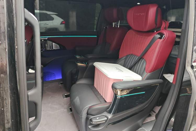 Used GAC Trumpchi M8 2025 Zongshi Series Super Hybrid Edition Left Rear Seat