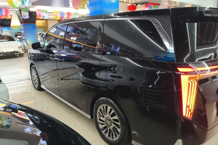 Used GAC Trumpchi M8 2025 Zongshi Series Super Hybrid Edition Left Side