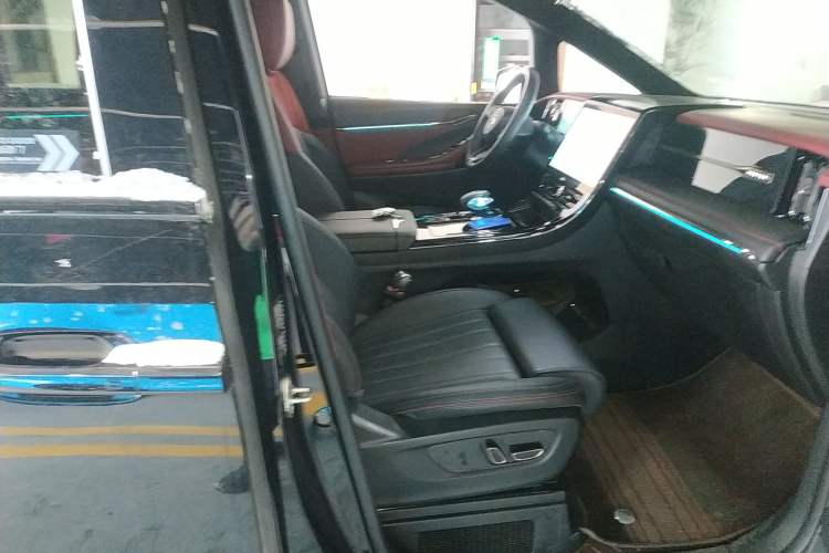 Used GAC Trumpchi M8 2025 Zongshi Series Super Hybrid Edition Right Front Seat