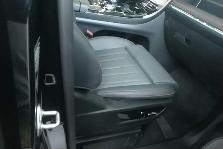 Used GAC Trumpchi M8 2025 Zongshi Series Super Hybrid Edition Right Front Seat