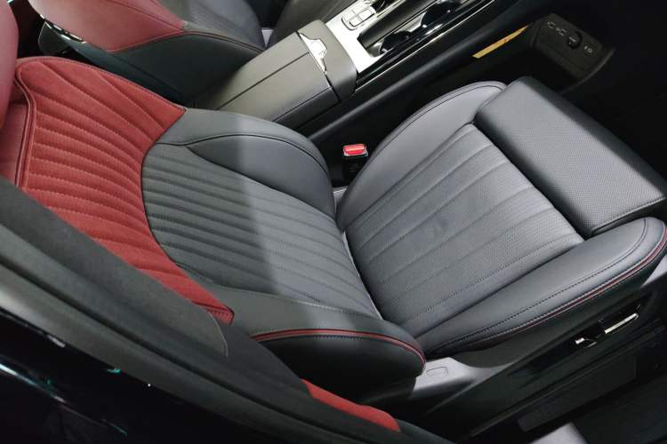 Used GAC Trumpchi M8 2025 Zongshi Series Super Hybrid Edition Right Front Seat