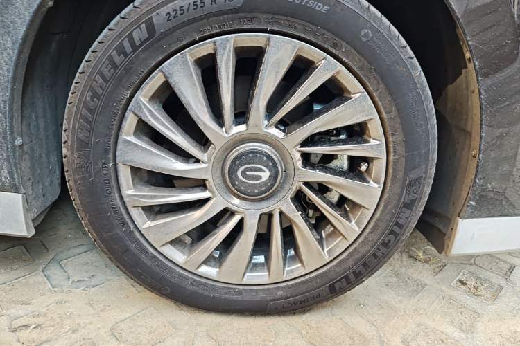 Used GAC Trumpchi M8 2025 Zongshi Series Super Hybrid Edition Right Front Wheel Hub