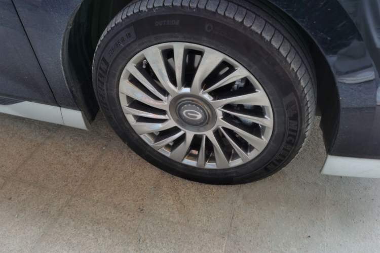 Used GAC Trumpchi M8 2025 Zongshi Series Super Hybrid Edition Right Front Wheel Hub
