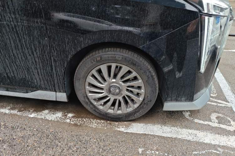 Used GAC Trumpchi M8 2025 Zongshi Series Super Hybrid Edition Right Front Wheel Hub
