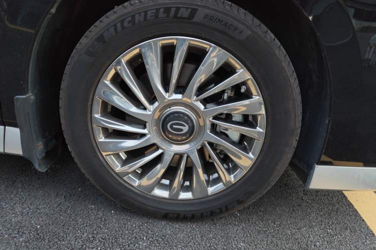 Used GAC Trumpchi M8 2025 Zongshi Series Super Hybrid Edition Right Front Wheel Hub