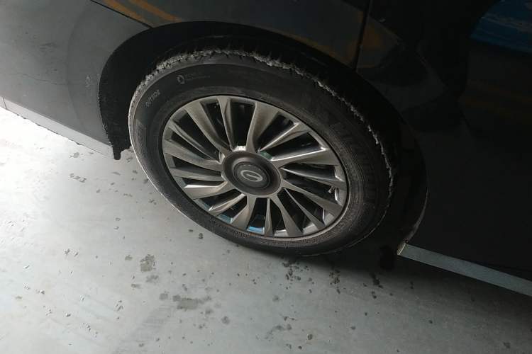 Used GAC Trumpchi M8 2025 Zongshi Series Super Hybrid Edition Right Rear Wheel Hub