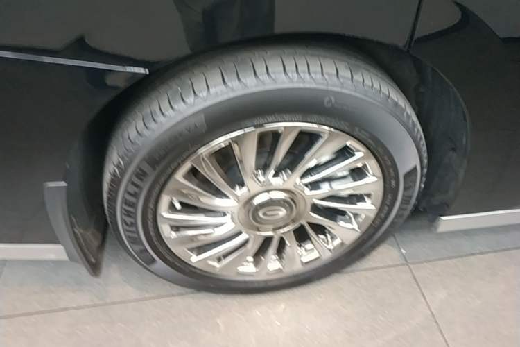 Used GAC Trumpchi M8 2025 Zongshi Series Super Hybrid Edition Right Rear Wheel Hub