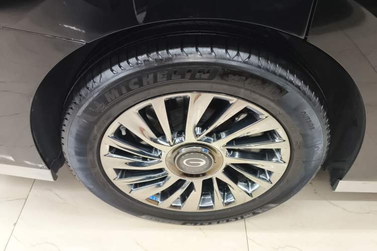 Used GAC Trumpchi M8 2025 Zongshi Series Super Hybrid Edition Right Rear Wheel Hub